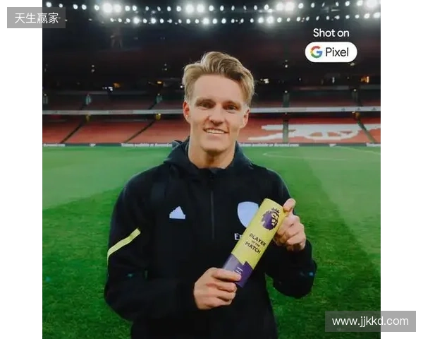 担任解说“偏袒”老东家并选厄德高为全场最佳，枪手传奇基翁遭批