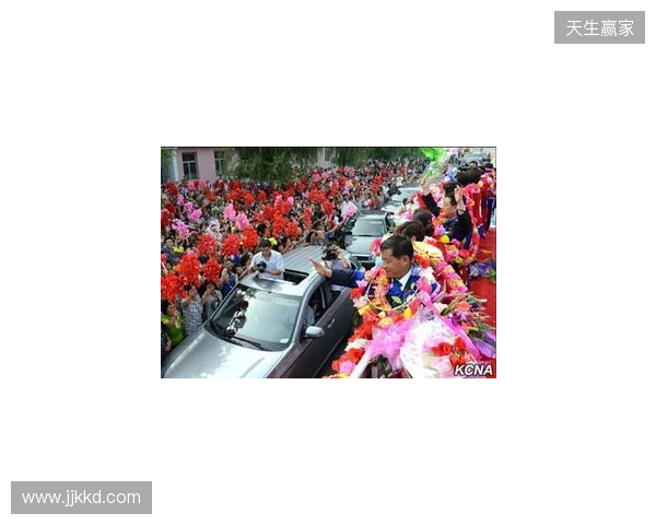 夺得湘超冠军！永州队球员乘坐花车回城，市民夹道欢迎