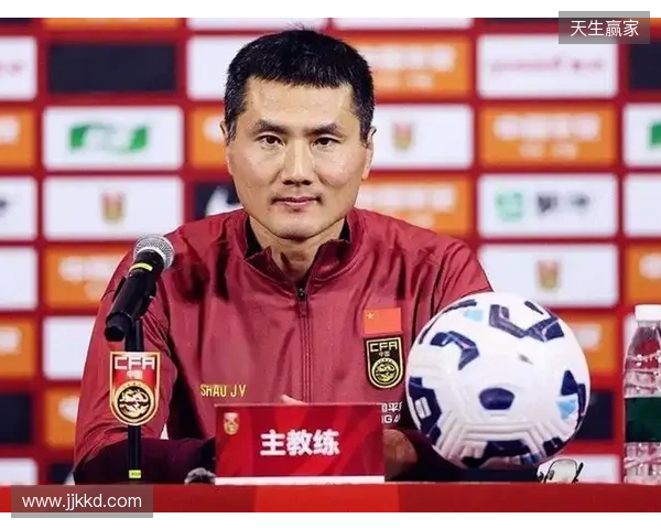 邵佳一：国足没有梅西C罗姆巴佩，不可能把球给一个人就解决问题